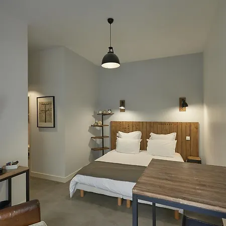 Amicalement Hotel *